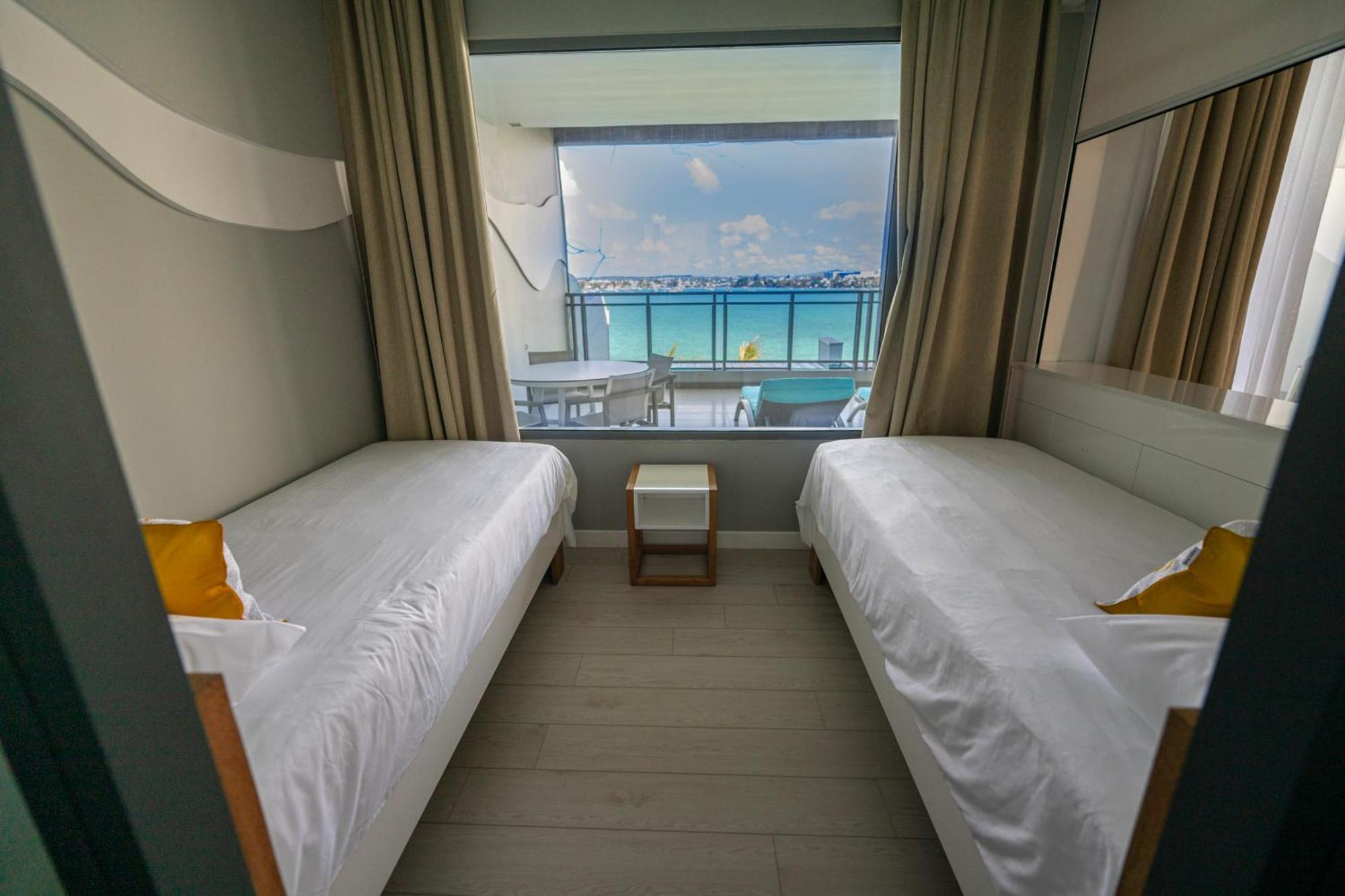 Baystone Boutique Hotel & Spa Grand Baie Exterior foto